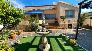 Casa  Peñedes. Casa con jardín en tranquila urbanización de roses!