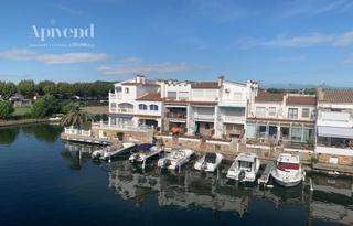 Appartement  Alberes. Apartamento renovado con vista al canal en empuriabrava