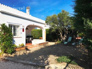 Xalet  Urgell. Casa con amplio jardín en venta en mas boscà roses