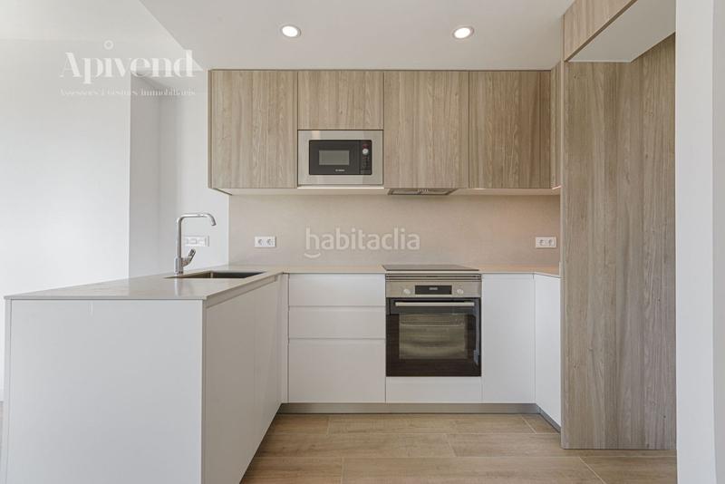 Foto 01e271ab-d06b-4da9-95af-8117981b7837. Attico con riscaldamento in Centre Roses