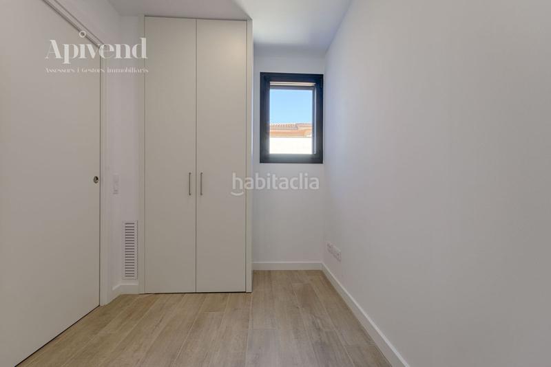 Foto 4258ff60-c781-4f58-afe3-e89fd22a8d18. Attico con riscaldamento in Centre Roses