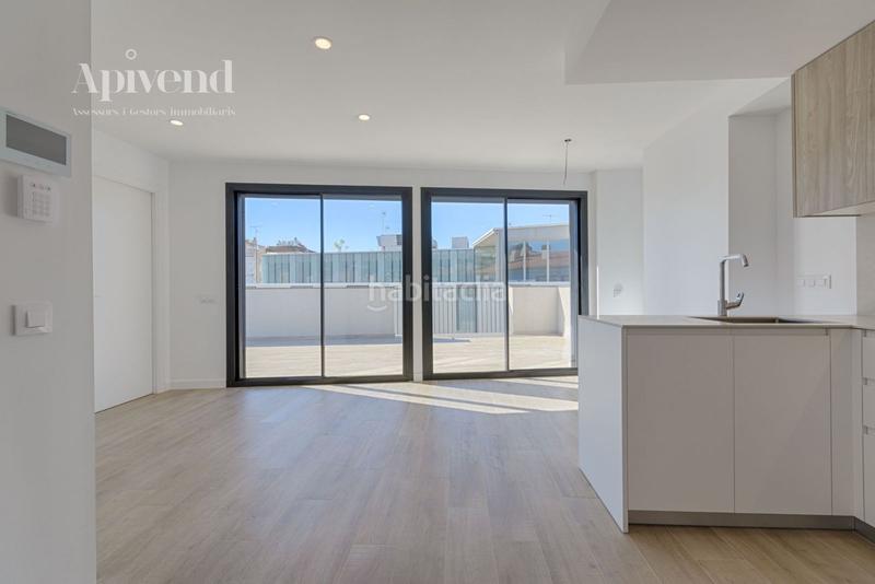 Foto 791ba02b-ab50-4d14-a441-0359003ea218. Attico con riscaldamento in Centre Roses