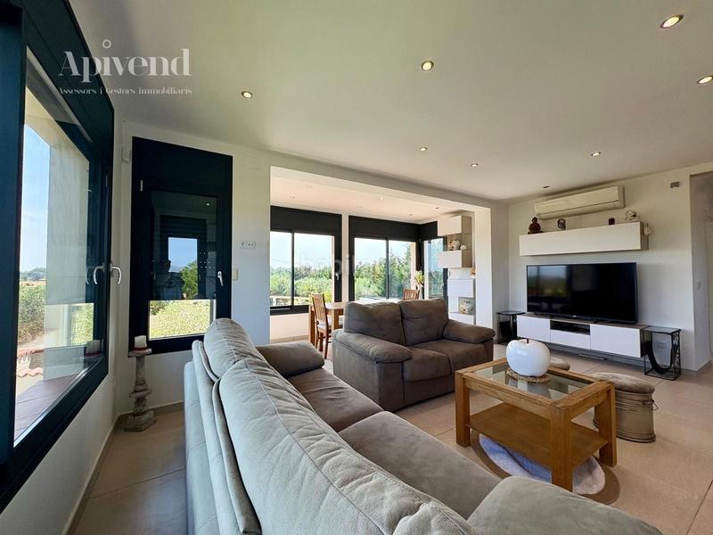 Foto 0521c08b-c3ab-4ed5-9126-5e6771464f95. Haus mit heizung pool in Peralada