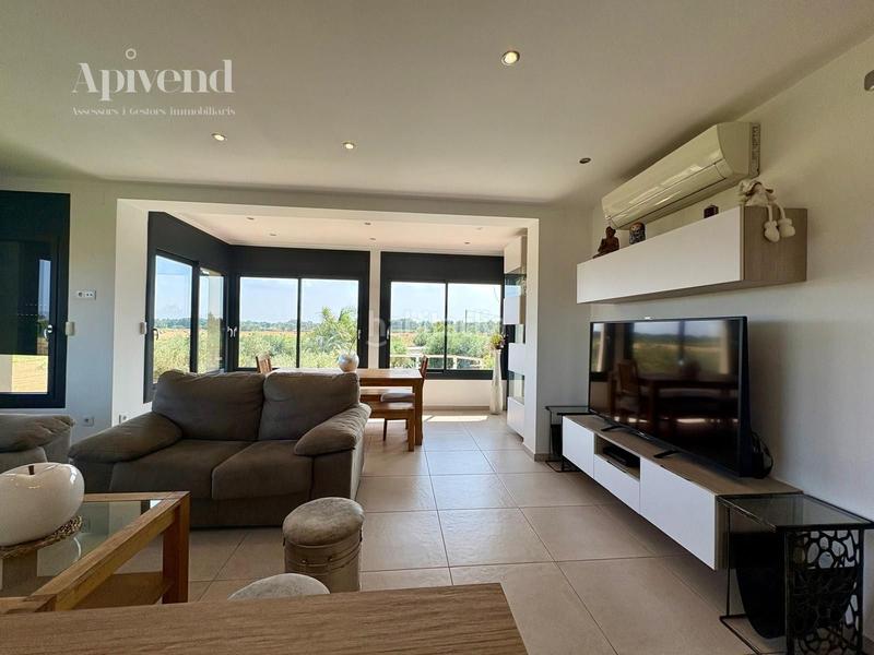 Foto ea7568bc-e5fa-4c58-b17a-052cebf877bc. Haus mit heizung pool in Peralada