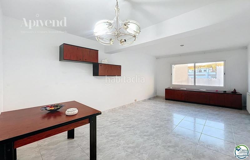 Foto 0c7cae9b-6b80-406b-8f6c-407781bec165. Pis amb calefacció a Centre Roses