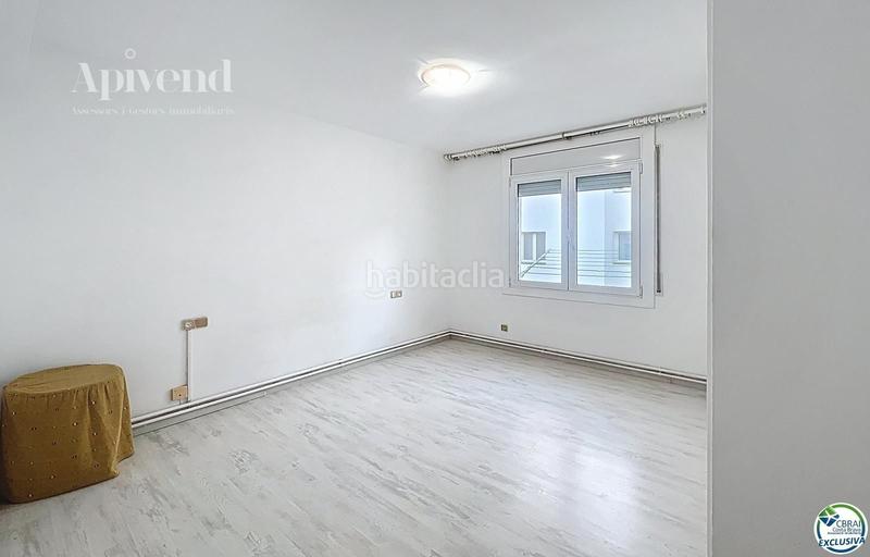 Foto 72984703-97bf-43cc-8551-58b18c157294. Pis amb calefacció a Centre Roses