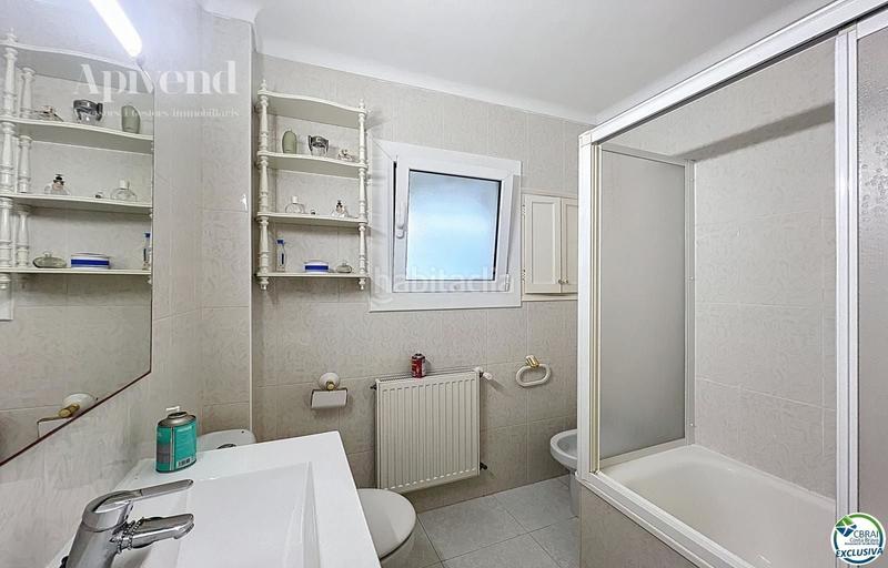 Foto e6539aaa-1b71-4630-9a04-a5063d27121c. Pis amb calefacció a Centre Roses