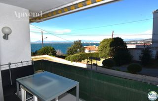Pis  Manuel mil� i fontanals. Rosesllosa apartamento con vistas al mar en venta