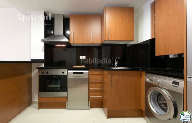 Foto 0ff36094-e459-4576-9a07-f15e80eed064. Pis amb aparcament a Centre Roses