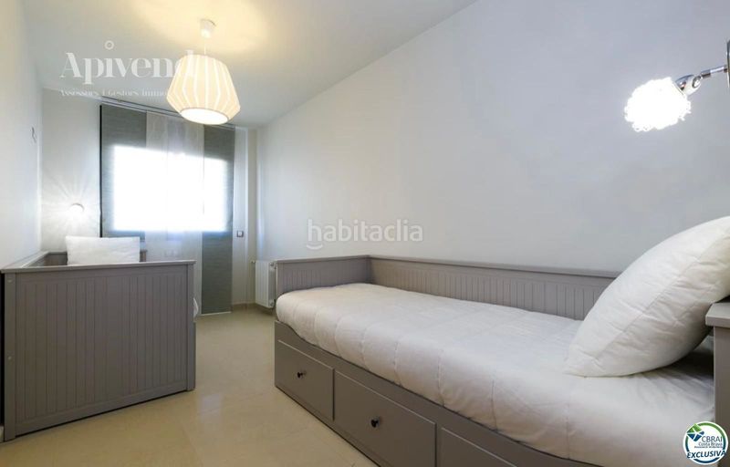 Foto dc442d14-784f-480c-8880-8a08939c2959. Pis amb aparcament a Centre Roses