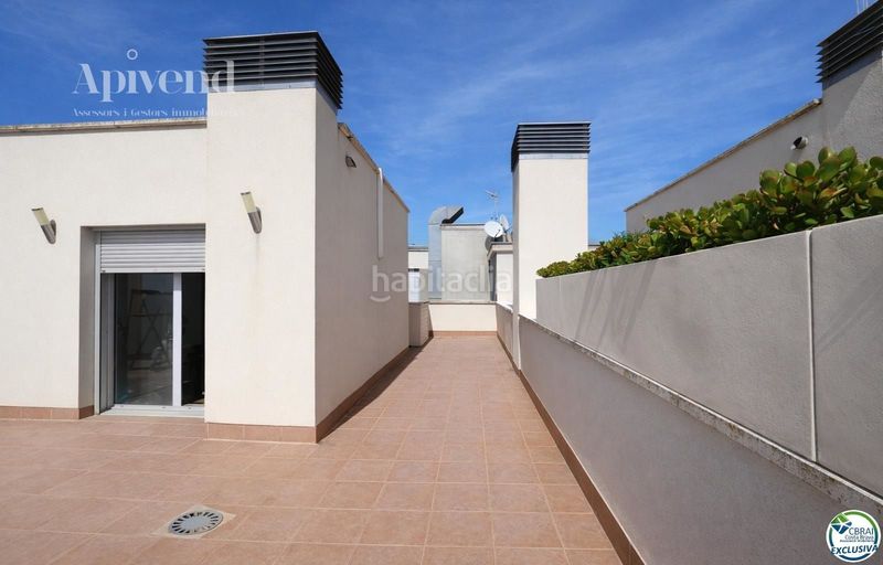 Foto 13581356-00b9-4abe-a892-fc2ba67a0c5c. Pis amb calefacció aparcament a Centre Roses