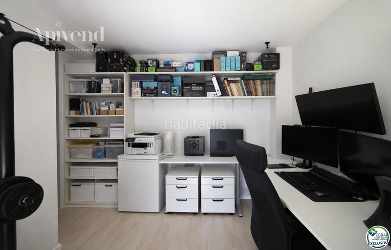 Foto 56c9ff59-fa00-4728-88ca-226a1642ce00. Pis amb calefacció aparcament a Centre Roses