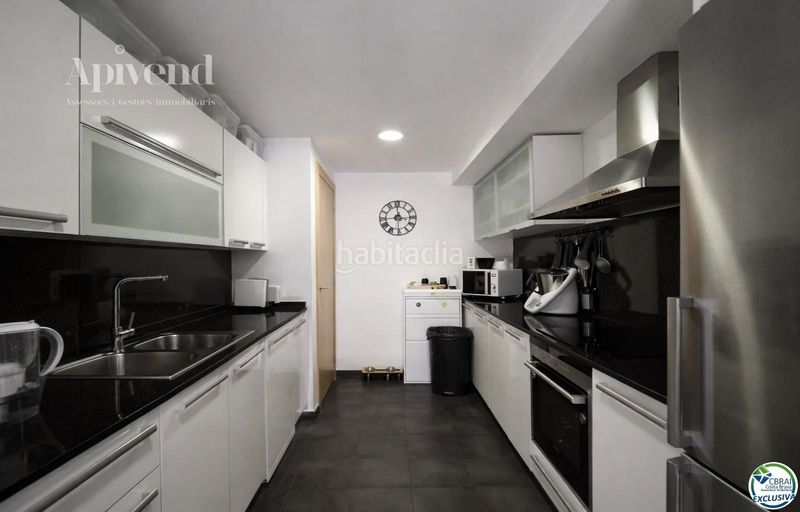 Foto 900dfd7b-1e54-41c9-a6f3-b53c168dc070. Pis amb calefacció aparcament a Centre Roses