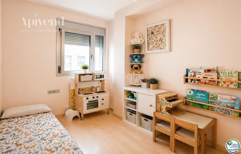 Foto ad91c092-d62e-476c-8616-249a48895cdb. Pis amb calefacció aparcament a Centre Roses