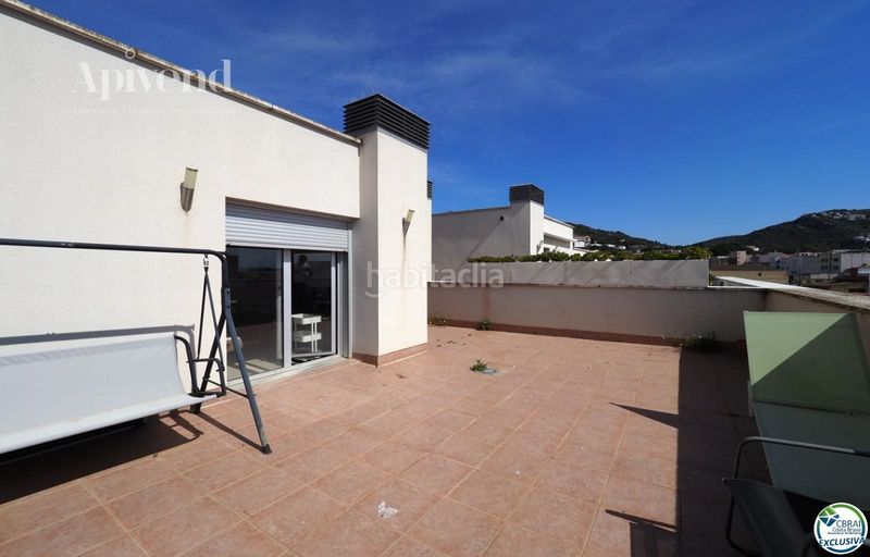 Foto e5a553be-2977-4f7c-9546-f08a2df48557. Pis amb calefacció aparcament a Centre Roses