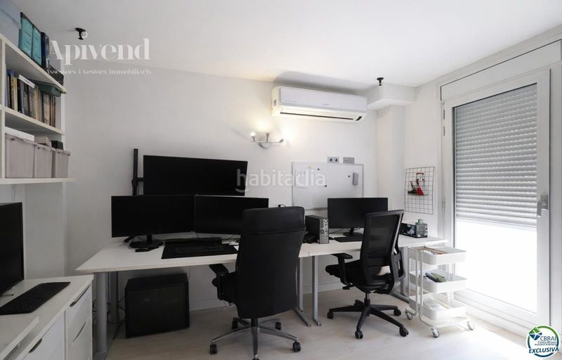 Foto fbe43b27-cc7b-4c89-bc92-b2bf022b7934. Pis amb calefacció aparcament a Centre Roses