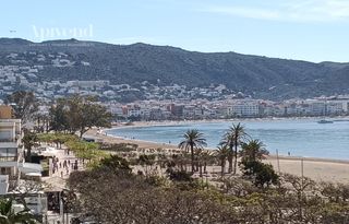 Flat  Miguel de cervantes. Bonito piso en salatar roses con vista mar y licencia turistica