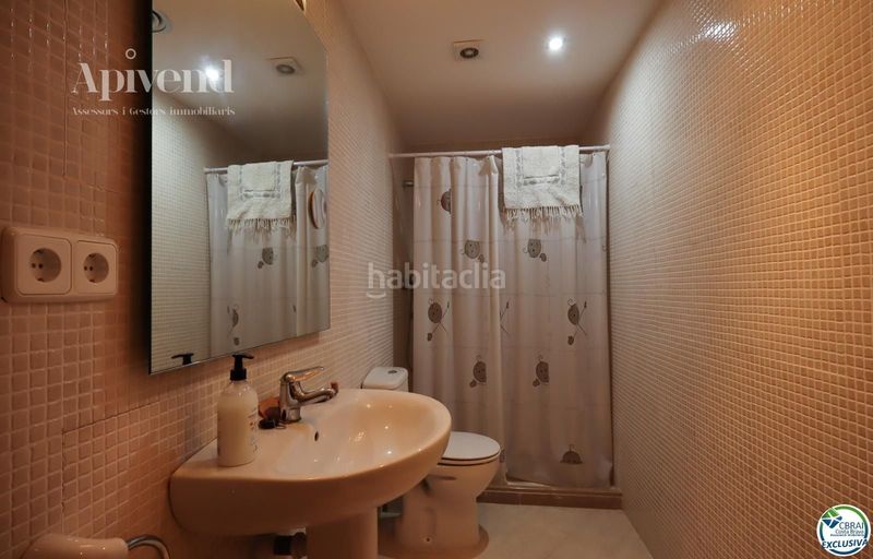 Foto fd573fde-2419-4a9c-924f-46e07e41bba2. Pis amb calefacció aparcament a La Vila Llançà