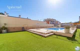 Piso  De viena. Piso de 2 habitaciones y piscina comunitaria mas oliva, roses