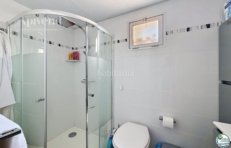 Foto 880eb11f-06b2-4332-9986-777f71311d05. Pis amb calefacció aparcament piscina a Nord Roses