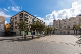 Pis  Carrer del forn nou. Vive en el centro de figueres con amplitud, luz y todas las como