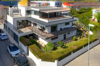 Xalet  Nuria. Casa unifamiliar exclusiva con ascensor, jardín y múltiples espa