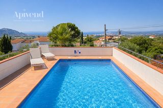 Chalet  Navarra. Vivir la costa brava villa con vistas al mar en mas fumats