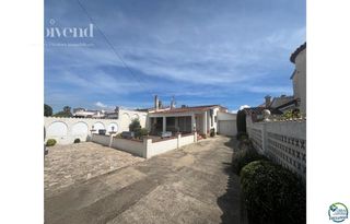 Xalet  Peni. Casa de planta baja para reformar en peni, con garaje, posibilid