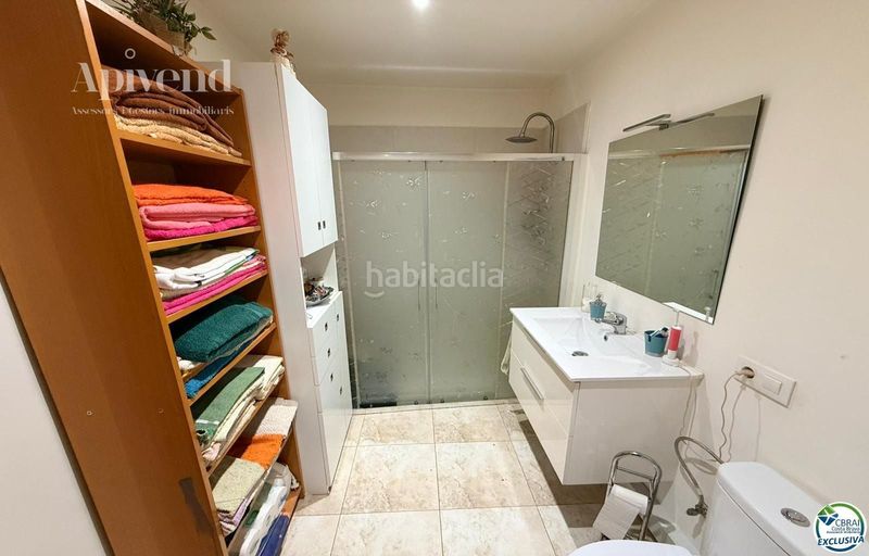 Foto f8e6428c-0418-4e67-9967-9b2f5dbe4d60. Pis amb calefacció a Centre Roses