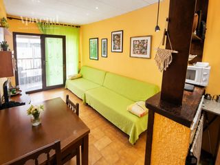 Casa adossada  Muga b. Encantadora casita con terraza cerca de la playa en empuriabrava