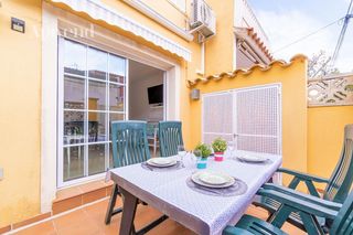 Chalet  Puigmal e1. Puigmal acogedora casa con garaje,  terraza soleada y licencia t