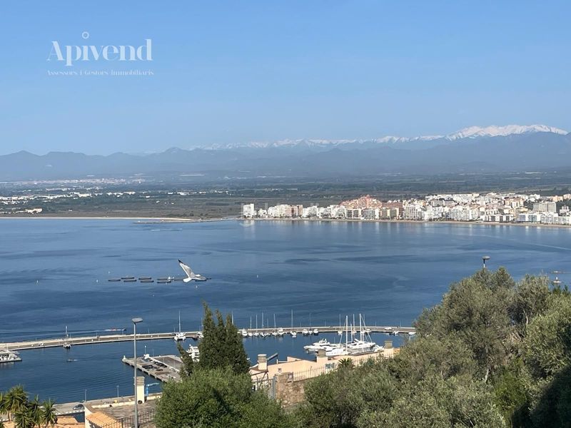 Foto ae222d1d-b869-49e4-828b-319e4f709e2e. Pis amb aparcament a Puig Rom-Canyelles-Almadrava Roses