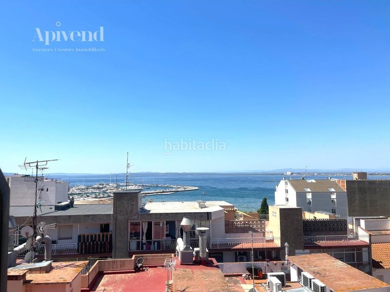Foto 0c59a853-4063-45b8-897d-a4d9b7797ff9. Pis amb calefacció aparcament a Centre Roses