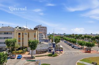 Piso  Carles fages de climent. Poblat t�pic acogedor apartamento en pleno centro de empuriabrav