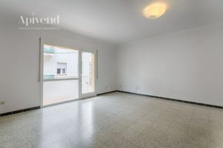 Appartement  De cristofòr colom. Vive roses a pie amplio piso con 3 dormitorios y 2 terrazas a 35