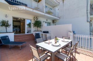 Pis  Cant dels ocells. Apartamento con amplia terraza y vistas al mar en puig rom, rose