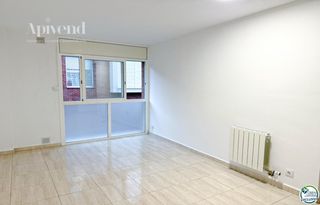 Flat  La pau. Piso de 2 dormitorios con ascensor en figueres