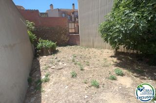 Stadtgrundstück in Carrer cerdanya 9. Terreno edificable