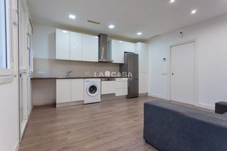 Rez-de-chaussée  Carrer d'antonio machado. Exclusiva  acogedor piso reformado en poble vell, castelldefels