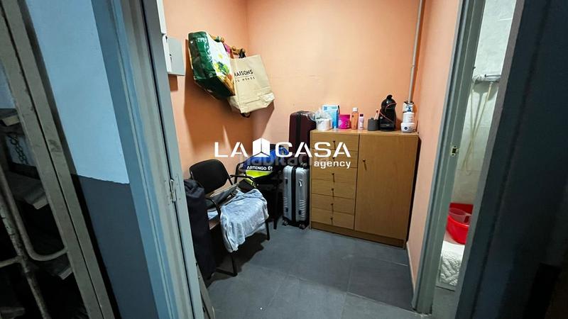 Foto a88135ea-0783-4a7a-acb1-3ec0cae3e38a. Local comercial la casa agency presenta gran oportunidad de inversión en Barcelona