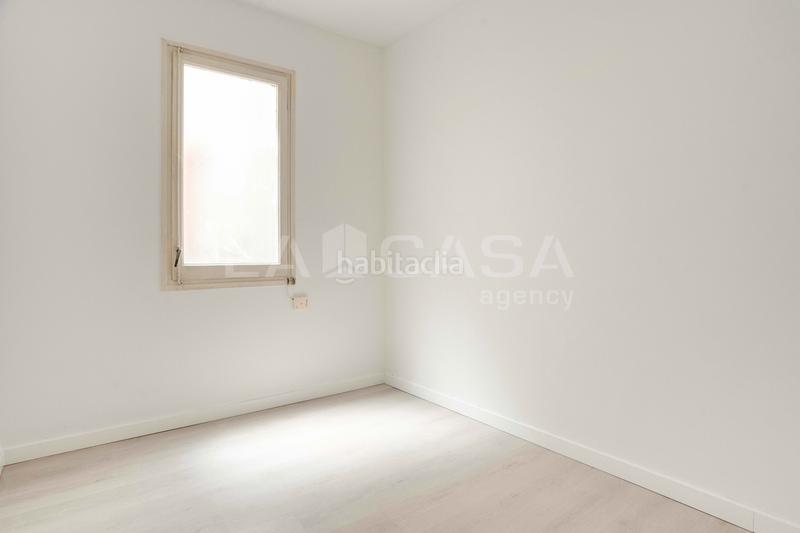 Foto c1a6e9e0-caed-4b5a-94aa-d9f72884685f. Piso atico en hospitalet centro, al lado de la farga en Hospitalet de Llobregat (L´)