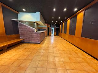 Geschäftsraum  Carrer del tenor masini. Oportunidad única en sants  local en venta con salida de humos!