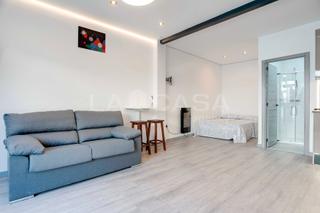 Local commercial à Carrer del mercat 13. Tu nuevo loft en calle mercat  lhospitalet!