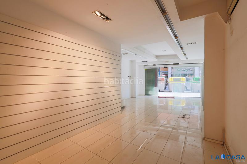 Foto b946a2e6-cf88-49ef-a594-ef2830fee39b. Business premise in La Bordeta Barcelona