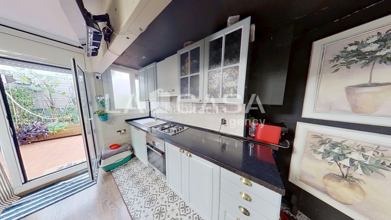 Foto e2b56761-ad41-46c8-a921-b3d55e6f2c4b. Àtic a Carmel Barcelona