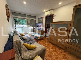 Etagenwohnung in La Verneda - La Pau