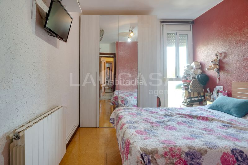 Foto c4be54e9-a4f1-4ad3-8df2-343cb81af7a9. Pis amb calefacció a Besòs - Maresme Barcelona