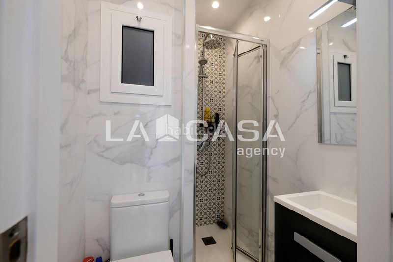 Foto 214d50a9-37d7-48fe-9064-509567454d6f. Pis amb calefacció a Turó de la Peira Barcelona