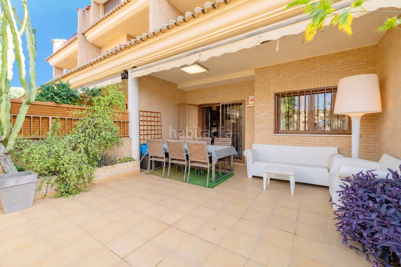 Foto 44cfb6dd-8297-4195-8596-af933bdbbcec. Casa adossada amb calefacció aparcament piscina a Valencia