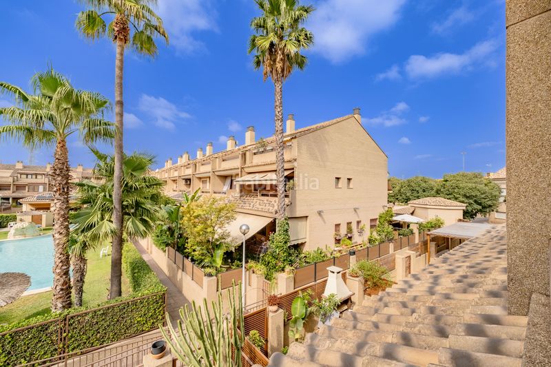 Foto a5287560-9fa2-4df1-bd70-5b293f2b0b72. Casa adossada amb calefacció aparcament piscina a Valencia